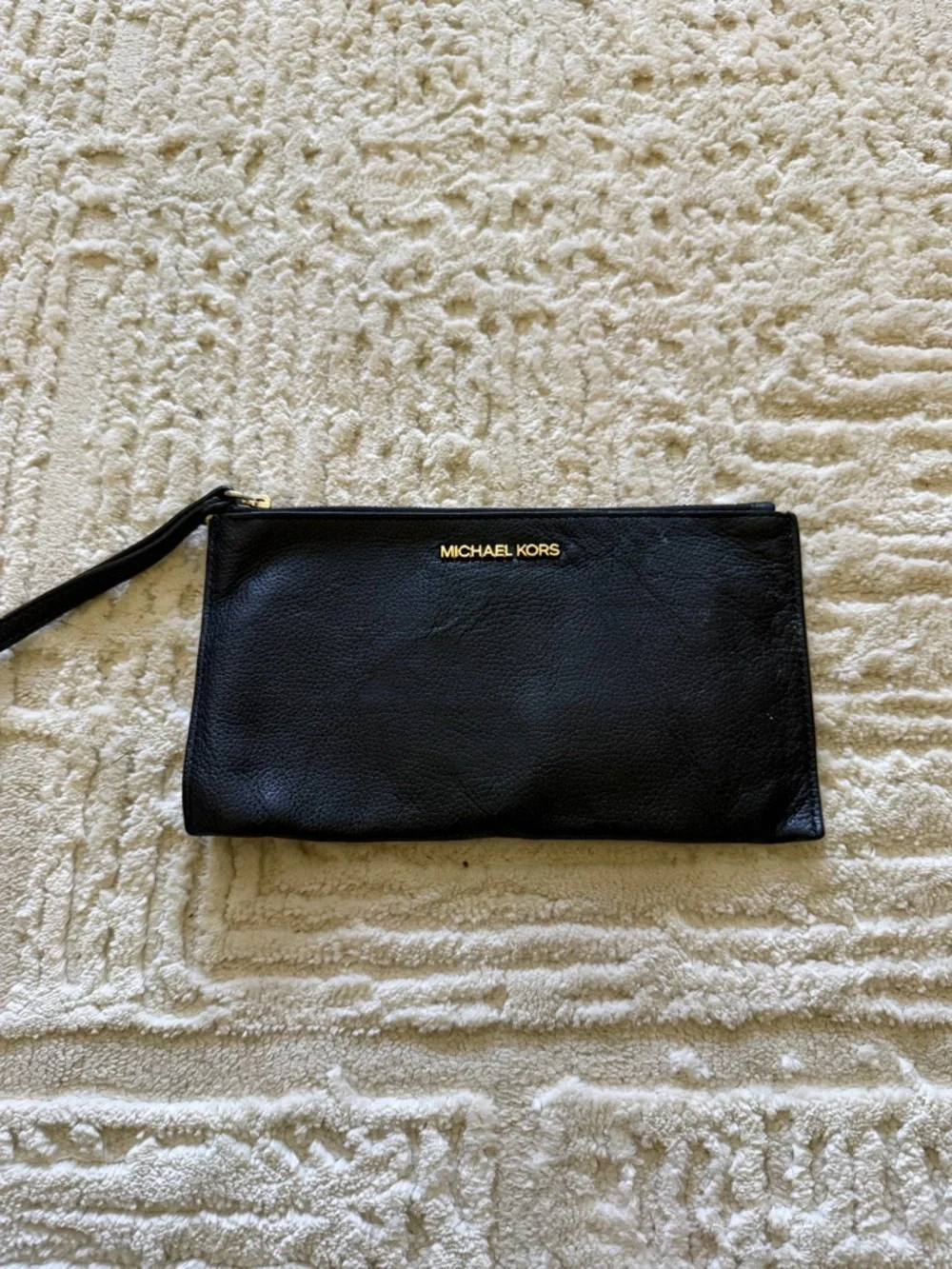 Michael Kors Black Leather Wristlet Clutch Zip Pouch Wallet Large MK Gold Logo - Picture 1 of 5